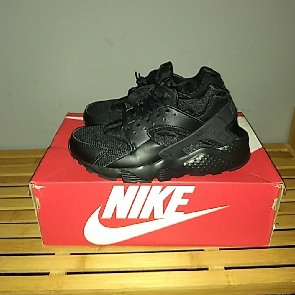 NIKE Huarache Run (GS) 6Y (All Black)